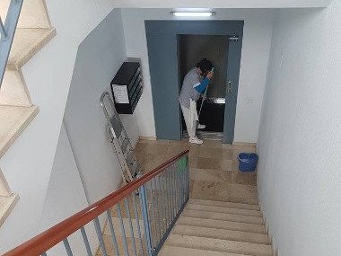 Limpieza Escalera Comunidad de Vecinos